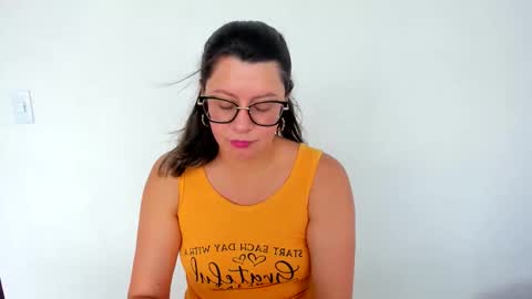 Snapshot of chanell_taylor_ chatting on March 18, 4:21 pm chanell online show from March 18, 4:21 pm