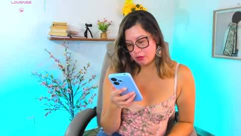 Snapshot of chanell_taylor_ chatting on April 24, 7:05 pm chanell online show from April 24, 7:05 pm