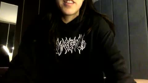 Snapshot of chanelsexyy chatting on May 4, 11:23 pm Viviana 3 online show from May 4, 11:23 pm