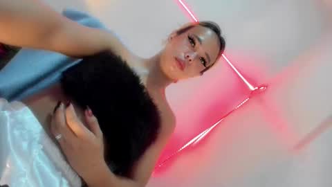 Snapshot of chantal_fuck chatting on May 14, 1:12 am chantal_fuck online show from May 14, 1:12 am