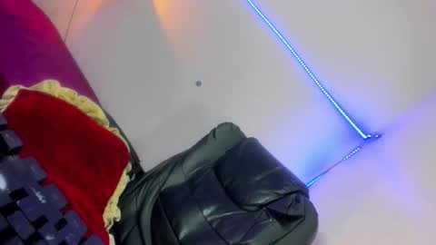 Snapshot of chantal_fuck chatting on May 15, 10:50 pm chantal_fuck online show from May 15, 10:50 pm
