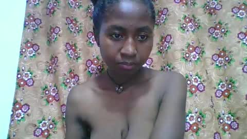 chantale483461 online show from March 3, 6:14 pm