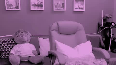 The Queen online show from April 1, 1:34 pm