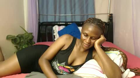 Snapshot of chantelsamz2 chatting on December 15, 5:53 pm Chantel online show from December 15, 5:53 pm