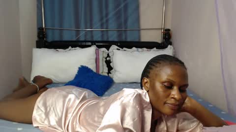 Snapshot of chantelsamz2 chatting on February 12, 12:37 am Chantel online show from February 12, 12:37 am