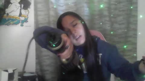 Snapshot of charis_21 chatting on July 2, 11:22 pm charis 2 online show from July 2, 11:22 pm