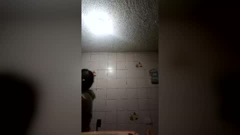 Snapshot of charis_21 chatting on July 8, 6:23 pm charis 2 online show from July 8, 6:23 pm