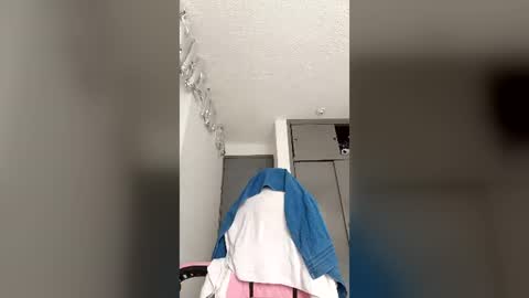 Snapshot of charis_21 chatting on July 11, 6:10 pm charis 2 online show from July 11, 6:10 pm