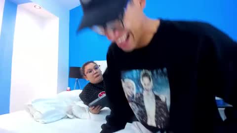 Charles y Elara online show from December 10, 6:44 am