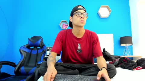 Charles y Elara online show from January 4, 6:09 am