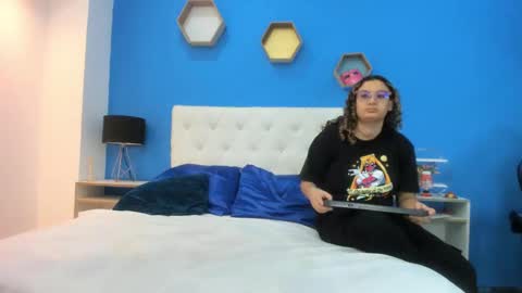 Charles y Elara online show from February 7, 7:49 pm