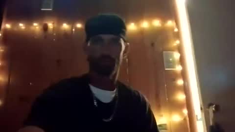 Snapshot of charlesb13 chatting on May 17, 12:41 am charlesb13 online show from May 17, 12:41 am