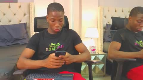 charlesbrown_ online show from November 19, 12:27 pm