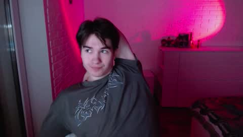 charleshanson69 online show from December 18, 12:44 pm