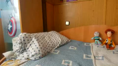 Snapshot of charlie_19ug chatting on July 7, 7:23 am charlie_19ug online show from July 7, 7:23 am