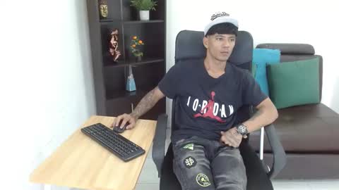 Snapshot of charlie_oconnor chatting on January 12, 4:00 am Charlie oconnor online show from January 12, 4:00 am