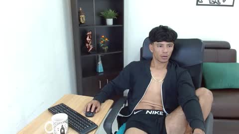 Snapshot of charlie_oconnor chatting on January 15, 8:41 am Charlie oconnor online show from January 15, 8:41 am