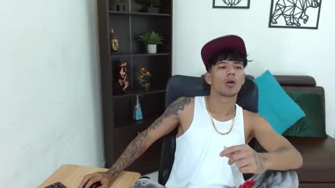 Snapshot of charlie_oconnor chatting on January 17, 3:12 am Charlie oconnor online show from January 17, 3:12 am