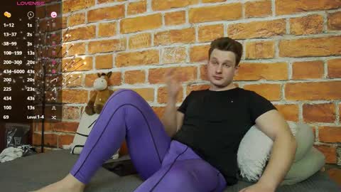 Snapshot of charlie_smiley chatting on January 7, 4:48 am Charlie Smiley online show from January 7, 4:48 am