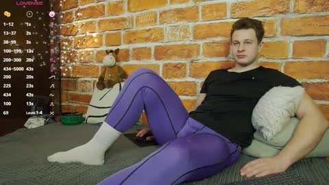 Snapshot of charlie_smiley chatting on January 8, 6:48 am Charlie Smiley online show from January 8, 6:48 am