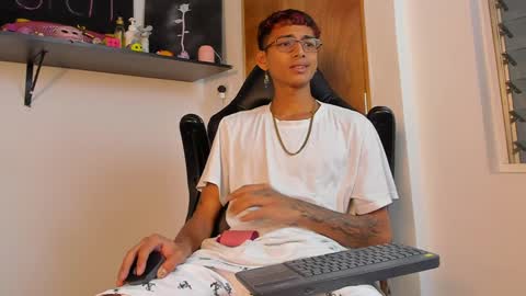 Snapshot of charlieerusso chatting on December 28, 12:26 am Charles Russo online show from December 28, 12:26 am