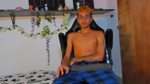 Snapshot of charlieerusso chatting on February 8, 9:57 pm Charles Russo online show from February 8, 9:57 pm