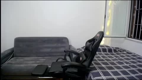 Snapshot of charlieseyer chatting on July 23, 9:57 pm carlos reyes online show from July 23, 9:57 pm