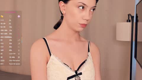 Snapshot of charlinepiker chatting on January 18, 10:52 am Yumi online show from January 18, 10:52 am