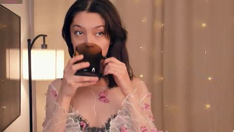 Snapshot of charlinepiker chatting on February 17, 8:15 pm Yumi online show from February 17, 8:15 pm