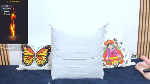 Charlize online show from March 25, 4:46 pm