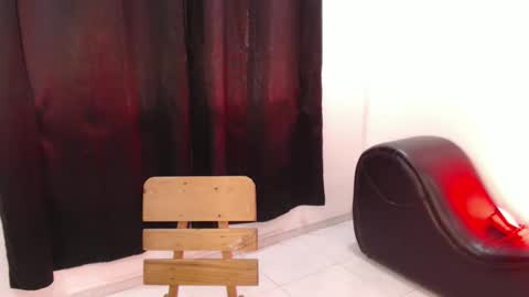 Snapshot of charlott_hotx chatting on February 25, 9:24 pm charlott online show from February 25, 9:24 pm