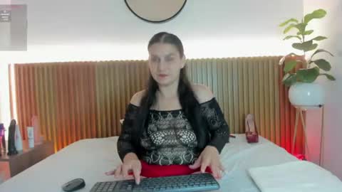Snapshot of charlotte13x chatting on August 5, 2:14 am C H A R L O T T E online show from August 5, 2:14 am