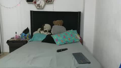 Snapshot of charlotte_027 chatting on January 15, 2:49 am charlotte_027 online show from January 15, 2:49 am