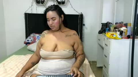 Snapshot of charlotte_027 chatting on July 7, 6:47 am charlotte_027 online show from July 7, 6:47 am