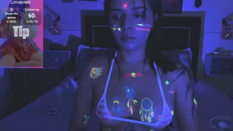 Snapshot of charlotte__benett chatting on April 23, 7:41 am Charlotte online show from April 23, 7:41 am
