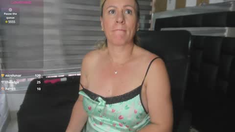 Snapshot of charlotte__g chatting on January 19, 5:28 pm charlotte online show from January 19, 5:28 pm