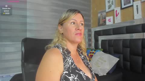 Snapshot of charlotte__g chatting on January 20, 11:56 am charlotte online show from January 20, 11:56 am