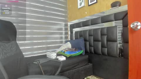 Snapshot of charlotte__g chatting on January 21, 11:46 am charlotte online show from January 21, 11:46 am