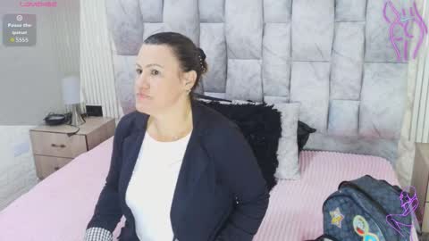 Snapshot of charlotte__g chatting on September 29, 11:15 am charlotte online show from September 29, 11:15 am