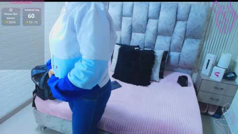 Snapshot of charlotte__g chatting on October 1, 11:05 am charlotte online show from October 1, 11:05 am
