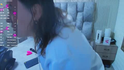 Snapshot of charlotte__g chatting on October 2, 11:06 am charlotte online show from October 2, 11:06 am