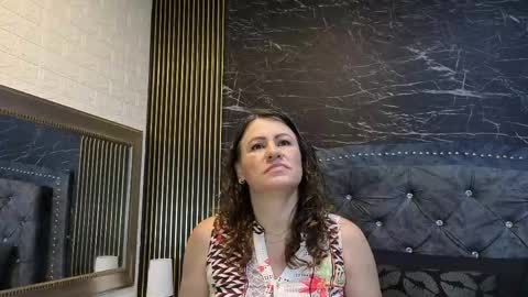 Snapshot of charlotte__g chatting on May 5, 11:18 am charlotte online show from May 5, 11:18 am