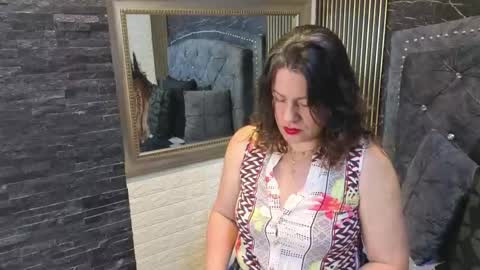 Snapshot of charlotte__g chatting on May 14, 11:17 am charlotte online show from May 14, 11:17 am