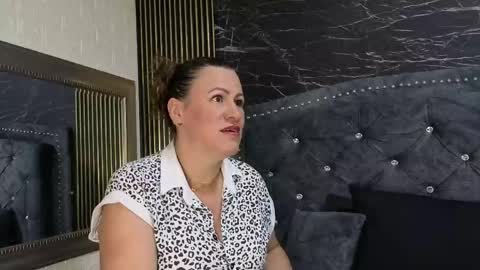 Snapshot of charlotte__g chatting on May 21, 10:33 am charlotte online show from May 21, 10:33 am
