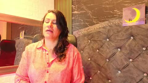 Snapshot of charlotte__g chatting on June 1, 11:34 am charlotte online show from June 1, 11:34 am