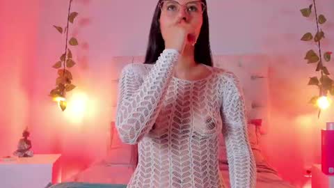 Snapshot of charlotte_collins_2 chatting on July 4, 3:35 am Sofia online show from July 4, 3:35 am