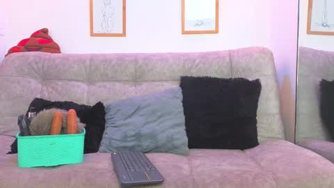 Snapshot of charlotte_copper chatting on May 26, 9:27 am Charlotte online show from May 26, 9:27 am