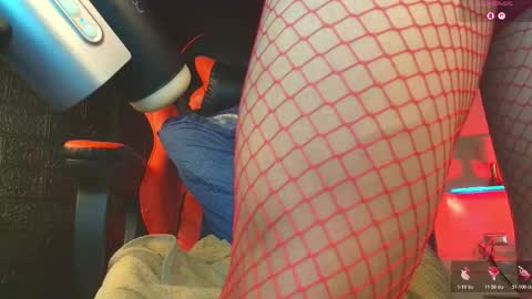 charlotte_cruzxx online show from October 25, 8:11 am
