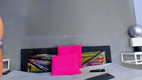 Snapshot of charlotte_curvy_ chatting on June 13, 8:29 pm Angelica Charlotte online show from June 13, 8:29 pm