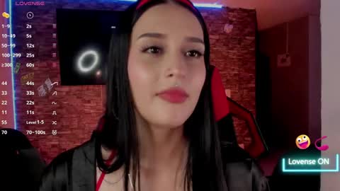Snapshot of charlotte_greys chatting on May 3, 1:00 am Charlotte online show from May 3, 1:00 am